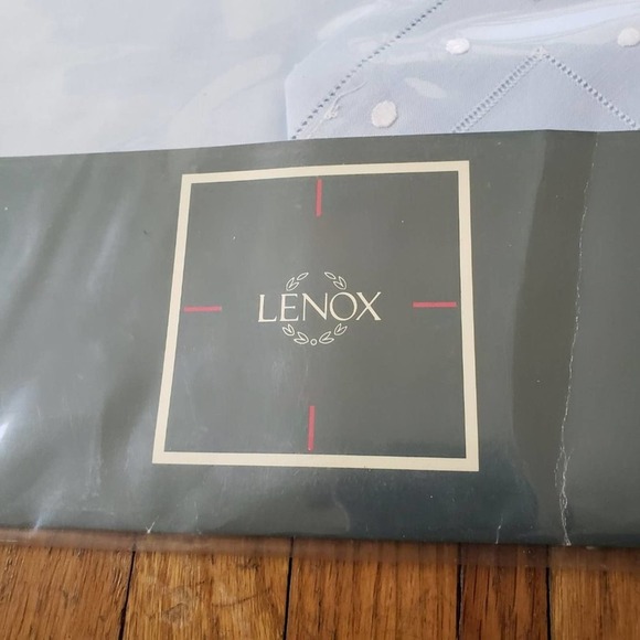 Vintage Lenox Placemat Setting w/ Matching Napkins Blue w/ White (2 Sett… - Picture 2 of 4